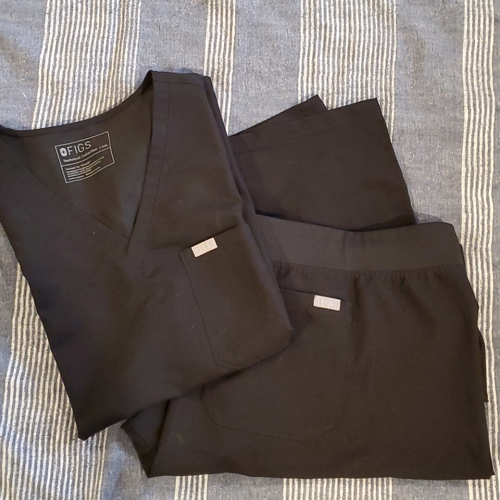 Figs Scrub Set